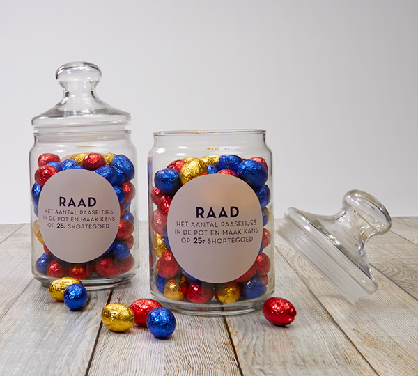 Eitjes raden bij Miss Etam